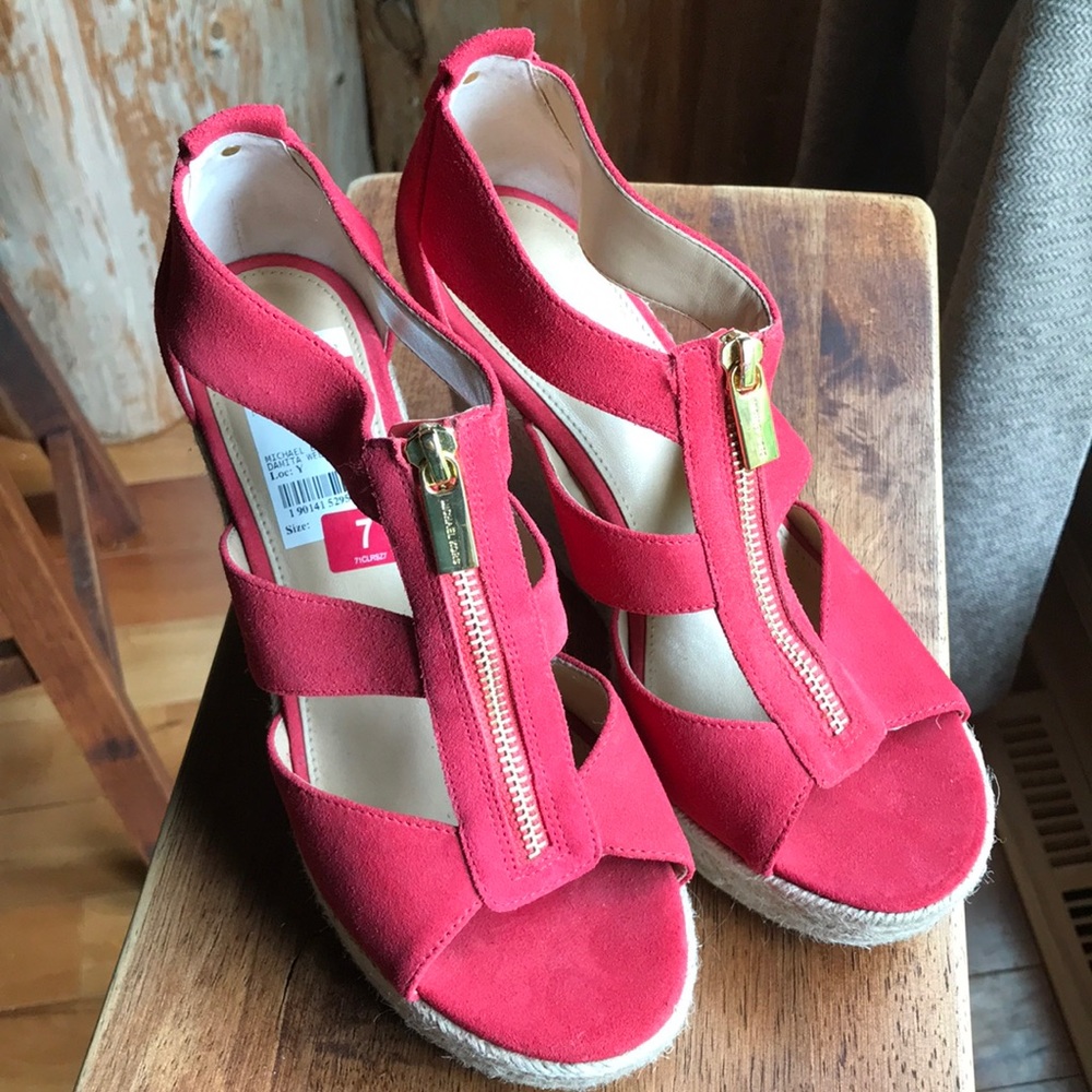 Michael Kors NWT Wedges size 7